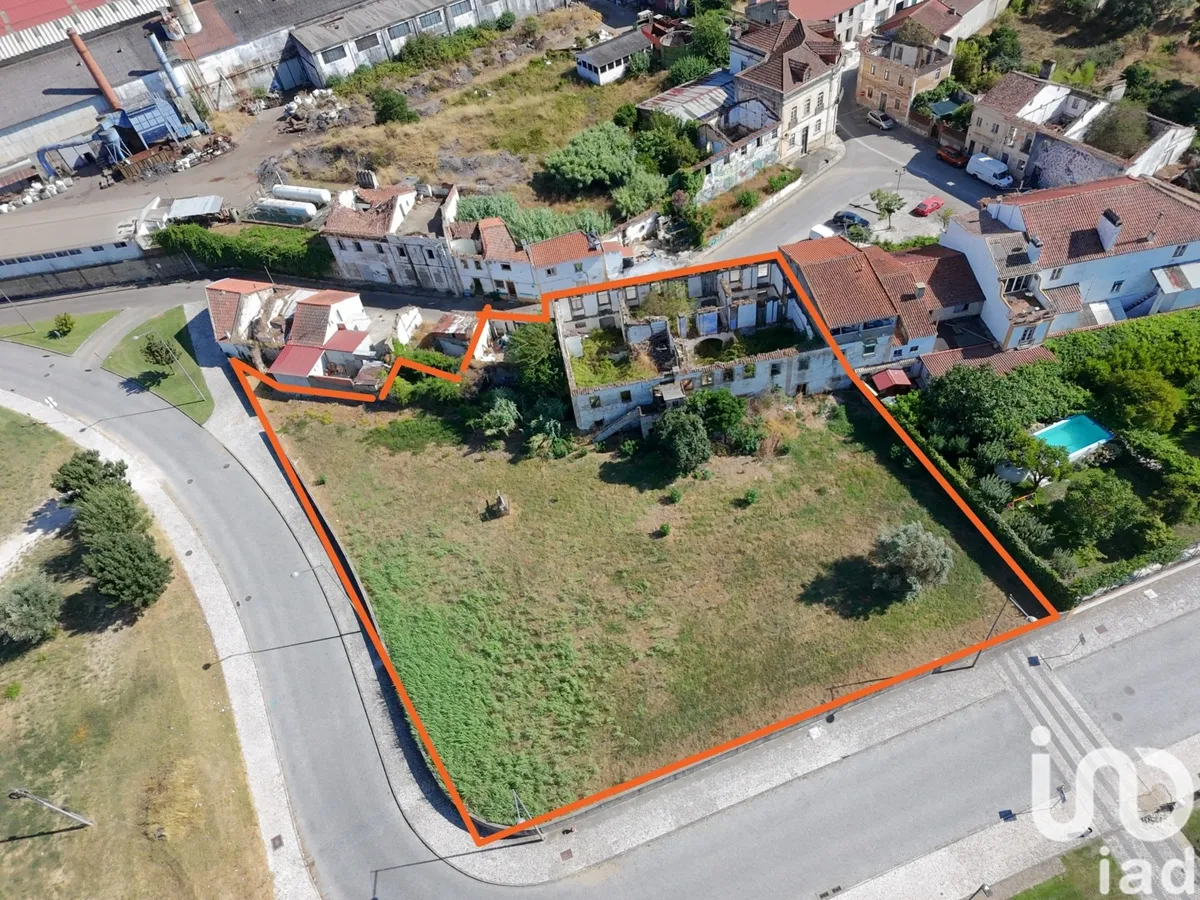 Terreno urbano de 1857 m² em São Miguel do Rio Torto e Rossio ao Sul do Tejo
