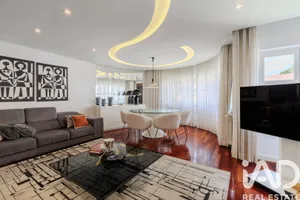 Apartamento T4 em Lumiar
