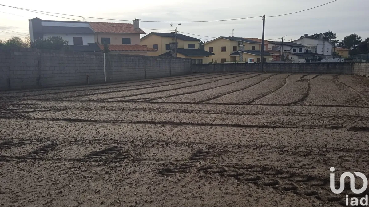 Terreno de 392 m² em Estela