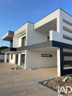 Casa/Moradia  em São João das Lampas e Terrugem