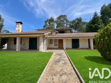 Casa/Moradia  em Vouzela e Paços de Vilharigues