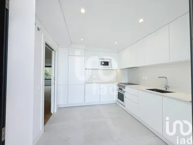 Apartment T4 in São Martinho