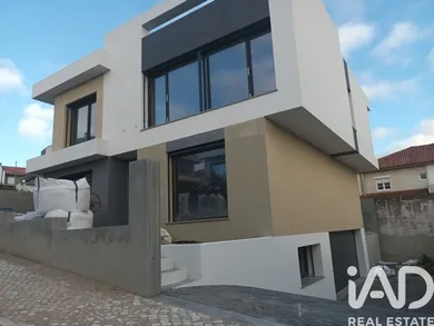 House in Carcavelos e Parede