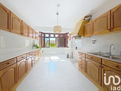 Duplex T4 à Carcavelos e Parede