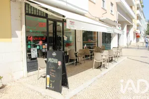 Shop/Premises commercial  in Areeiro