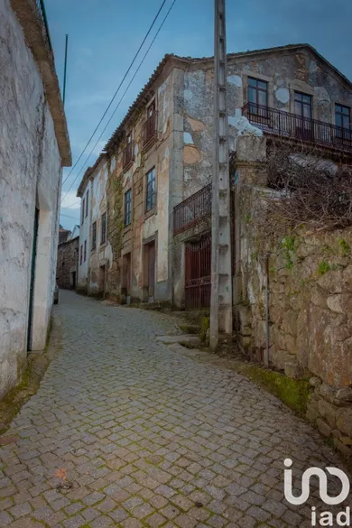 Building  in Longa