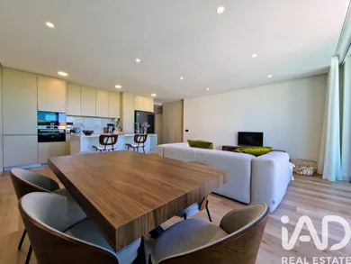 Apartamento T2 em Faro (Sé e São Pedro)