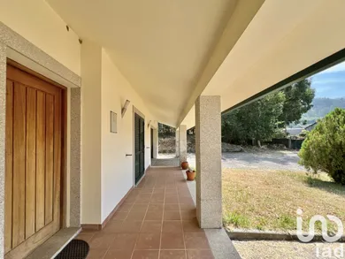 Maison à Vouzela e Paços de Vilharigues