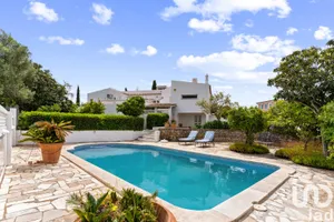 Traditional house  at Alcantarilha e Pera