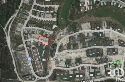 Fotografia 3 de Terreno urbano de 657 m² em Vau