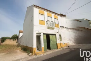 Maison traditionnelle  à Olhalvo