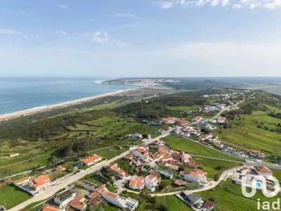 Fotografia 1 de Terreno de 630 m² em Famalicão