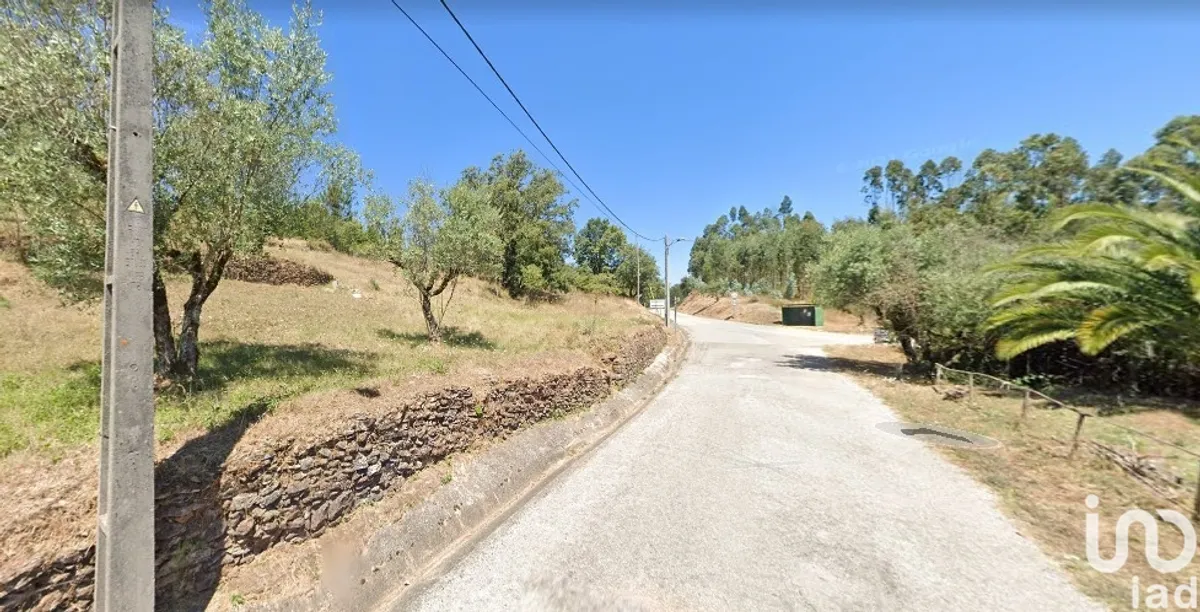 Terreno urbano de 1030 m² em São Miguel, Santa Eufémia e Rabaçal