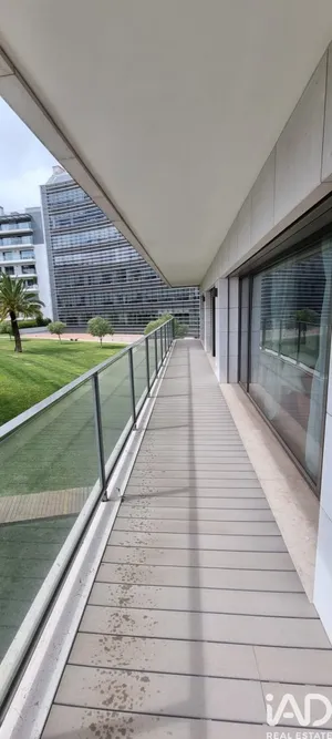 Apartment T4 in Santo António