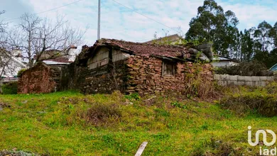 Terreno urbano em Lagares e Figueira