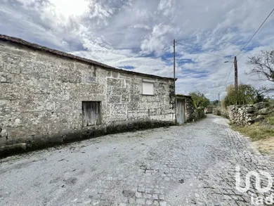 Casa de aldeia  em Cambra e Carvalhal de Vermilhas