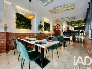 Shop/Premises commercial at São Gonçalo De Lagos