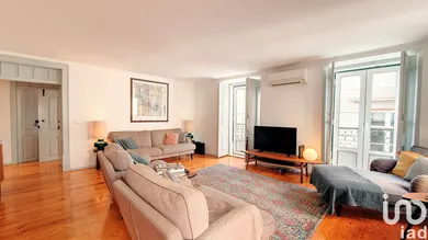 Apartamento T4 em Misericórdia