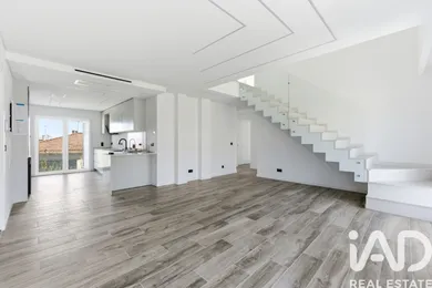 Apartment T4 in Santa Iria de Azoia, São João da Talha e Bobadela