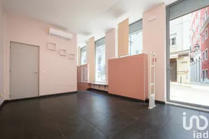 Shop/Premises commercial at Santo António